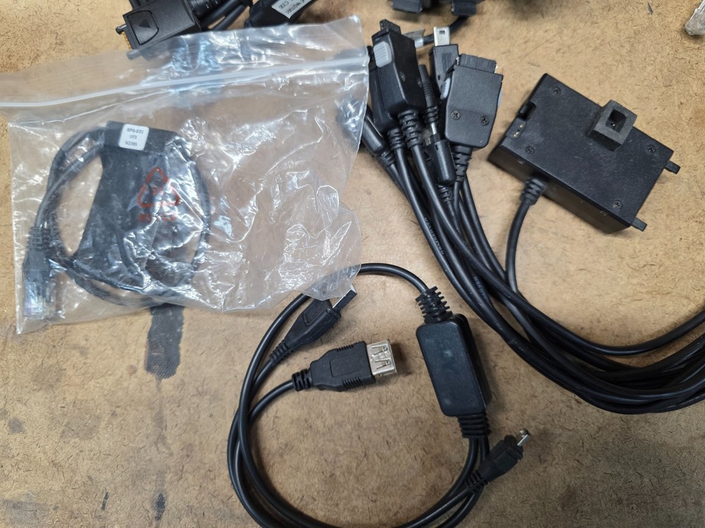 Omni unlock box GSM, CDMA with cables