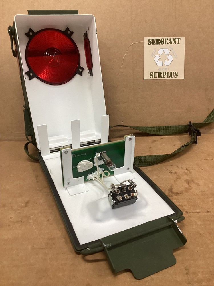 Lantern electric,flasher portable/M88 rec. veh. 6230-00-796-2657