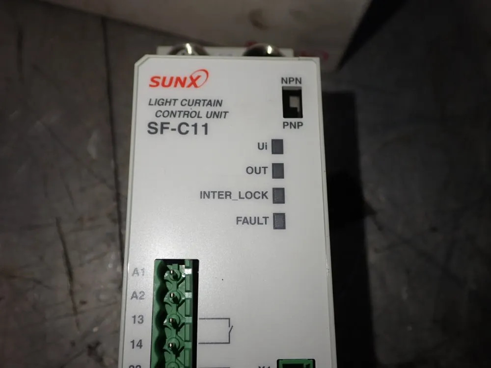 SUNX LIGHT CURTAIN CONTROL UNIT SF-C11