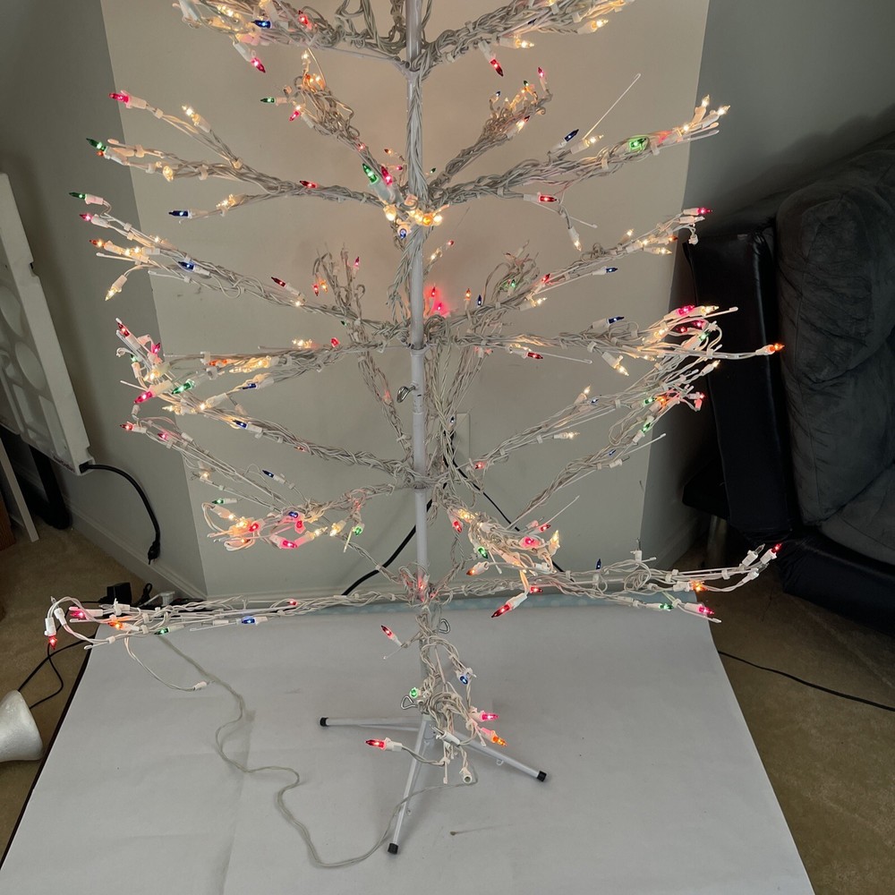 7´ Ft Tall Shimmering Christmas Tree white