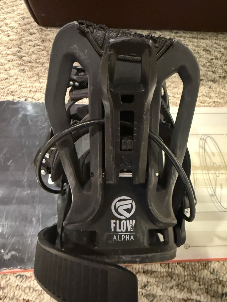 Rossignol 151cm Snowboard Used With Flow Alpha Bindings medium (size 7-10)