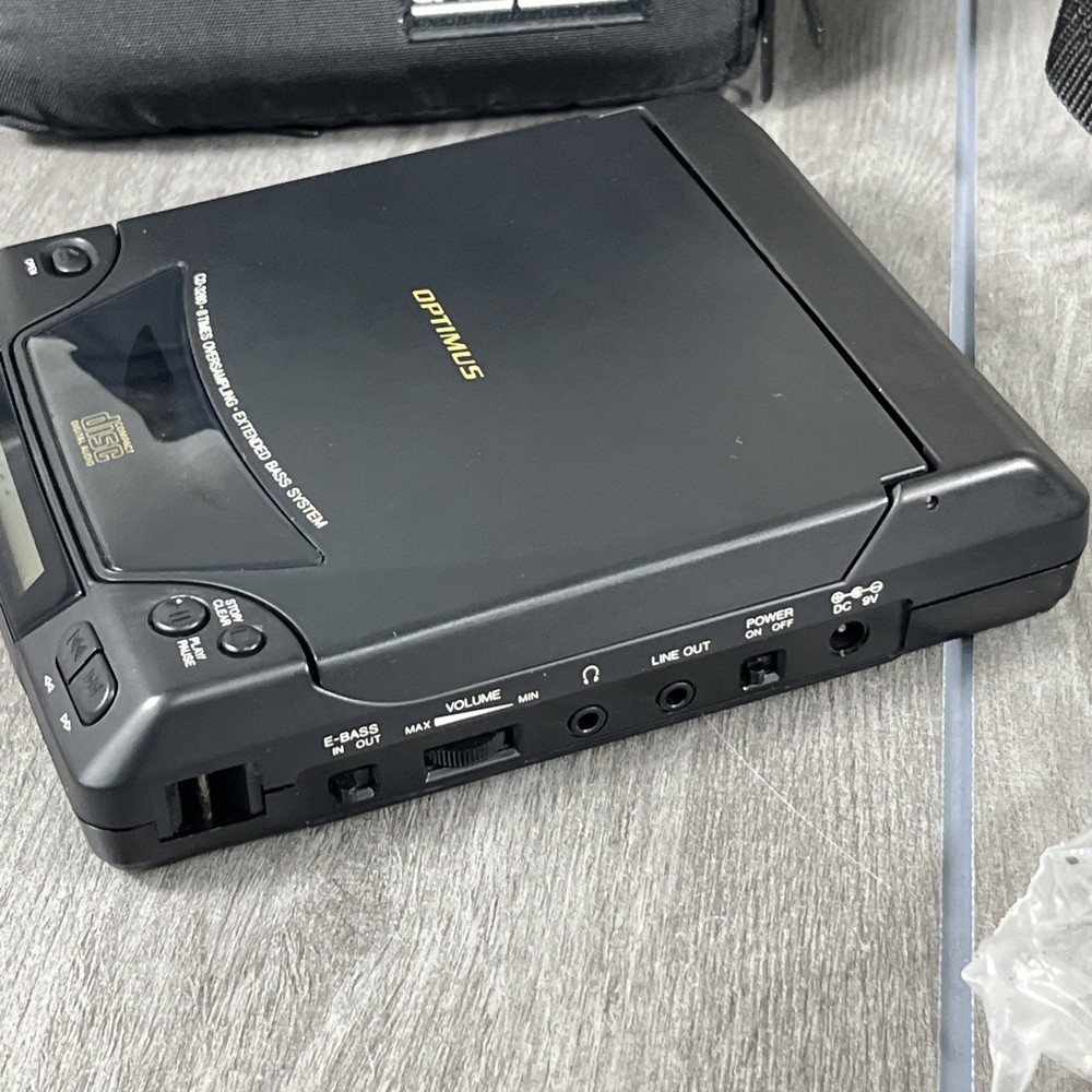 Optimus CD-3260 1992 Portable CD Player - 8 Times Oversampling - W/ Case TESTED