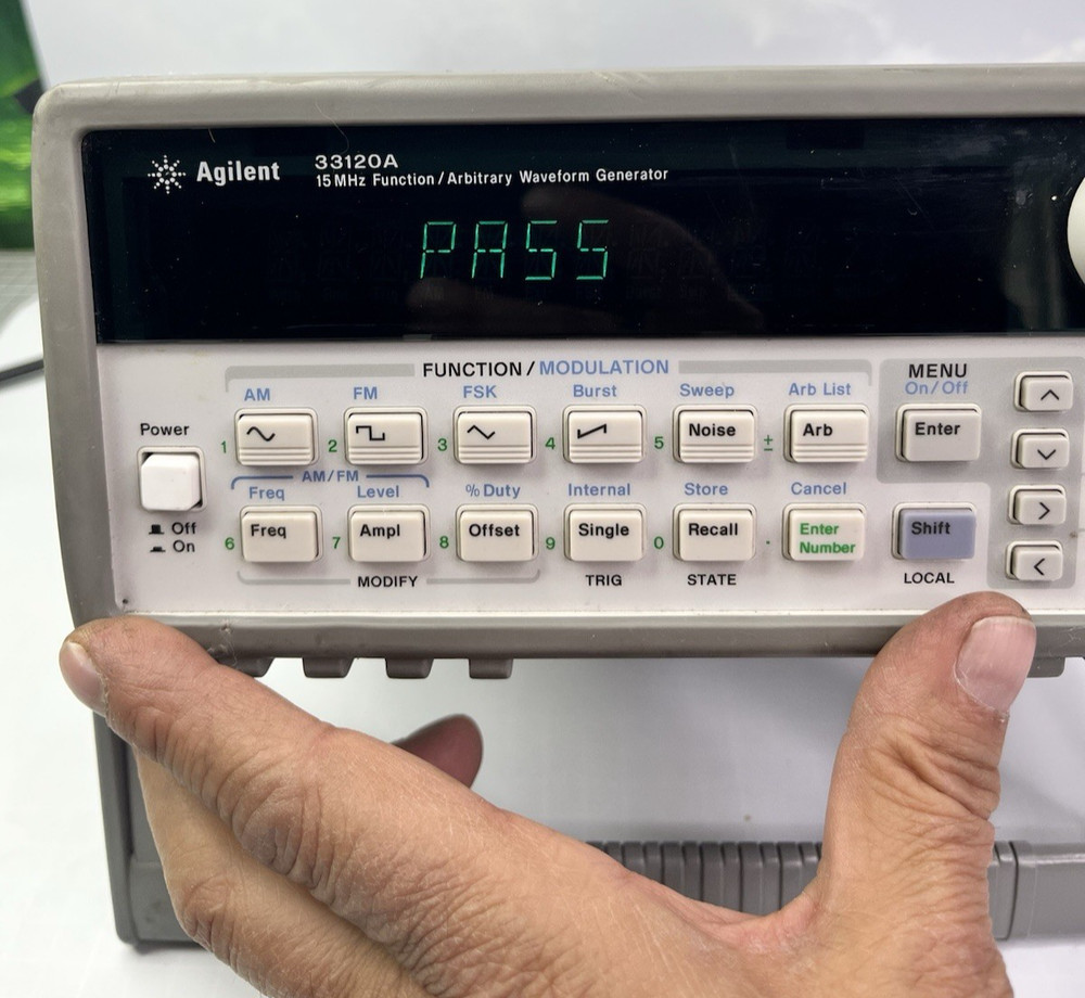Agilent 33120A 15 MHz Function / Arbitrary Waveform Generator WORKS