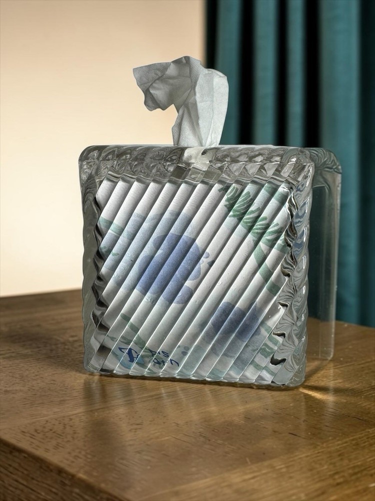 Glass Tissue Holder