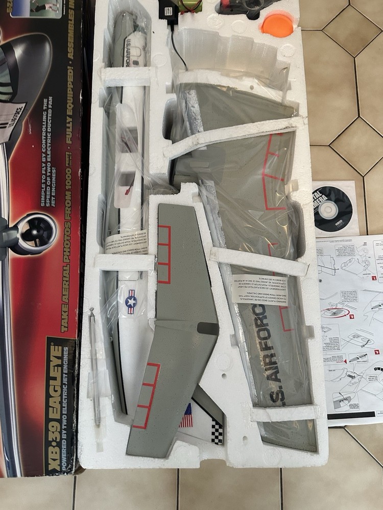 ESTES XB-39 EAGLEYE R/C REMOTE CONTROL AIRPLANE CAMERA PLANE