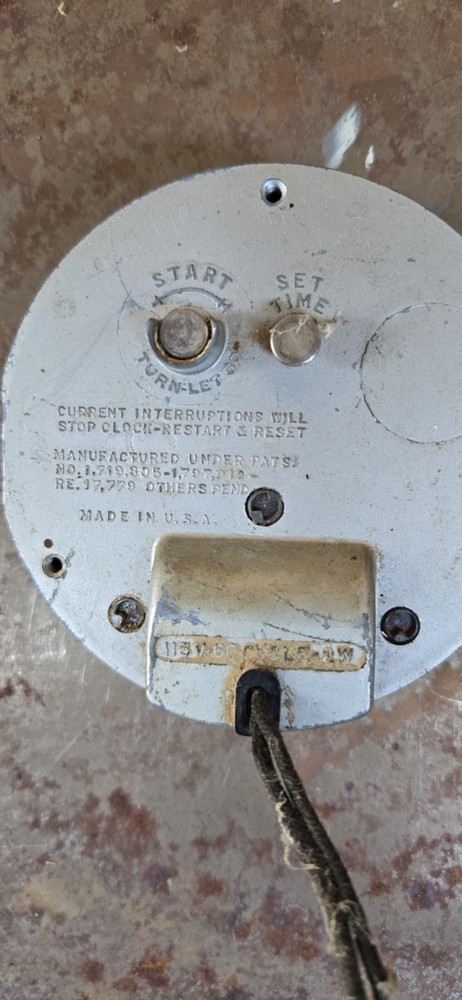 Vintage Park and Pollard Feeds Clock (yellow square clock)