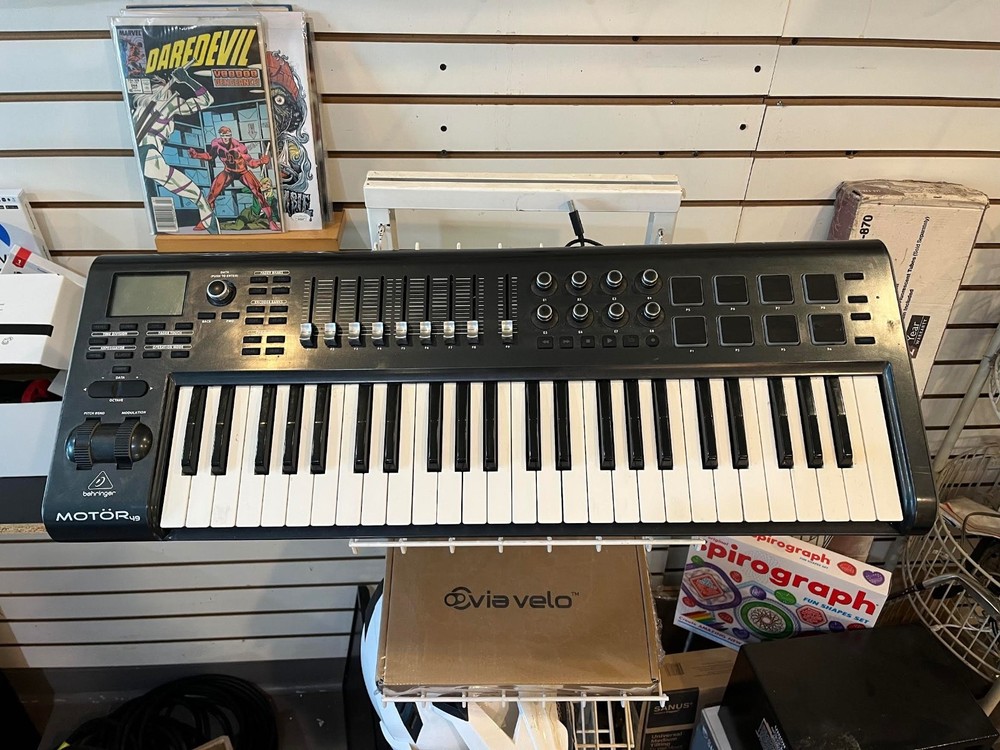 Behringer MOTOR49 USB/MIDI Keyboard Controller 49-Key Motorized Faders