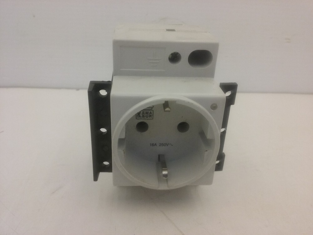 KEMA KEUR SOCKET 16A 250V-AC