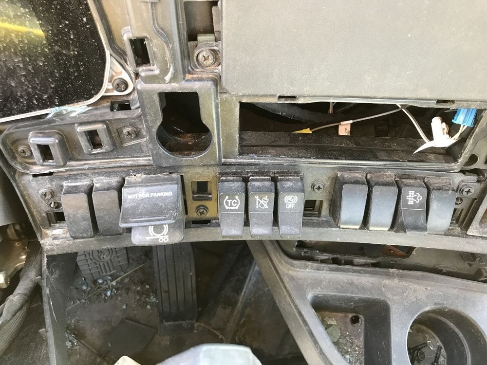 2012-2027 Kenworth T680 SWITCH Dash Panel - Used
