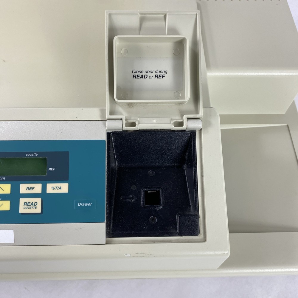 Molecular Devices SpectraMax Plus 384 Microplate Spectrophotometer