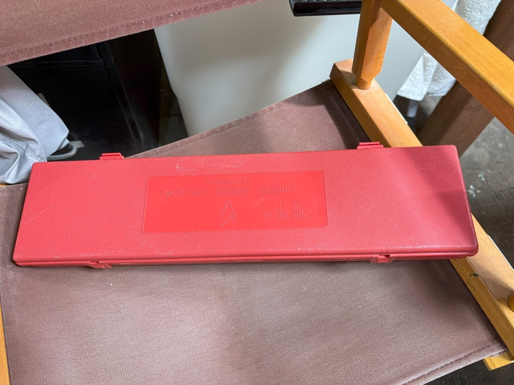 Reflective-Emergency/accident Road Triangle