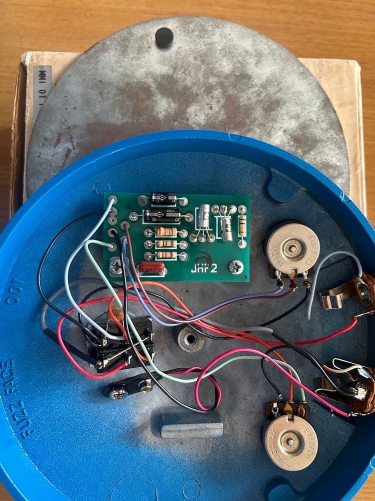 Fuzz Face guitar effector