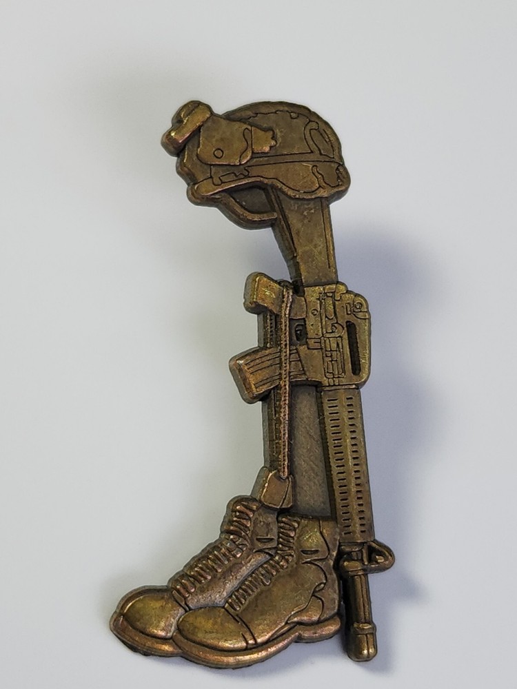 Fallen Soldier Final Tribute Lapel Pin