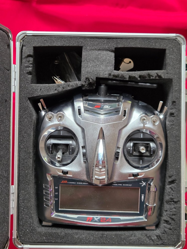 JR PROPO 11X DSM TRANSMITTER WITH CARRYING CASE
