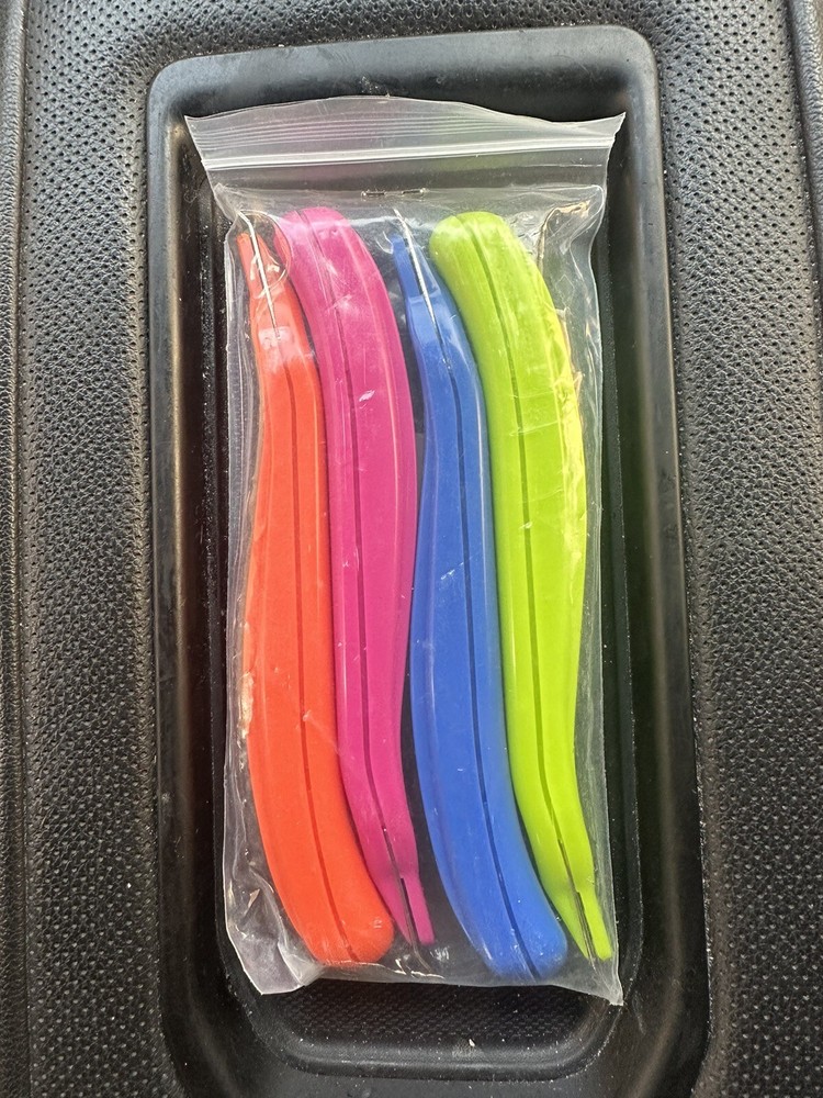 4 PCS Professional Magnetic Staple Remover Puller Rubberized Staples Remover NEW