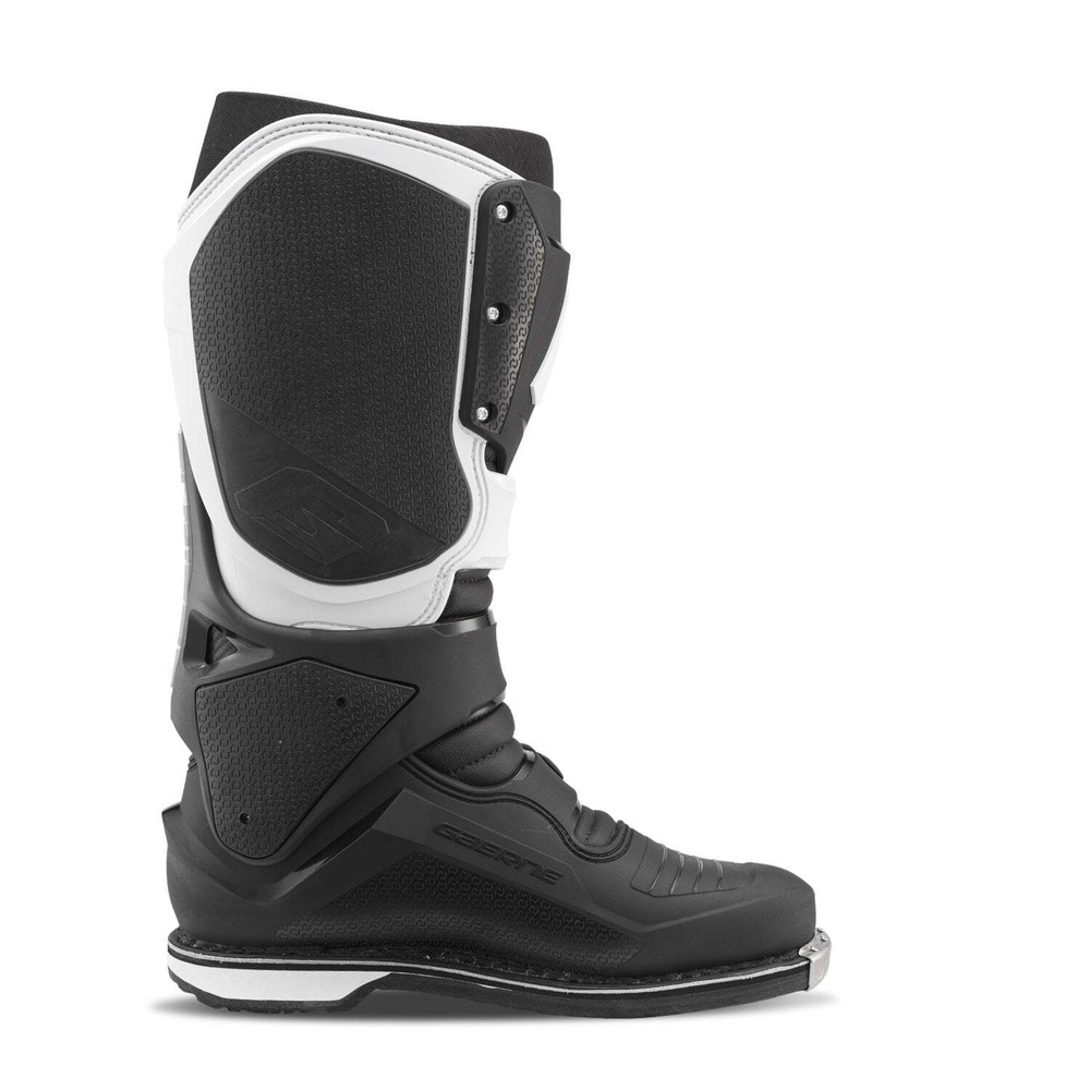 Sg22 Boots Black/White Sz 9