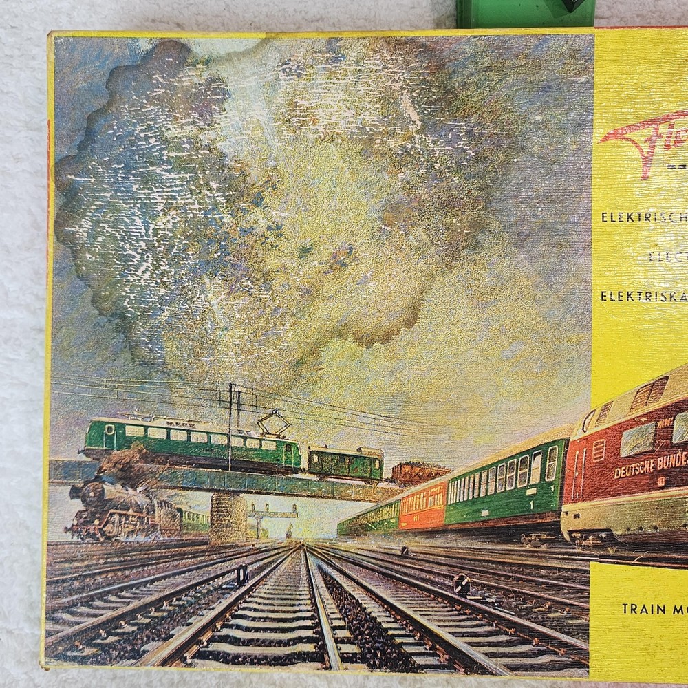 Vntg Fleischmann HO Electric Model Train Set Germany w/ Box & Transformer Tested