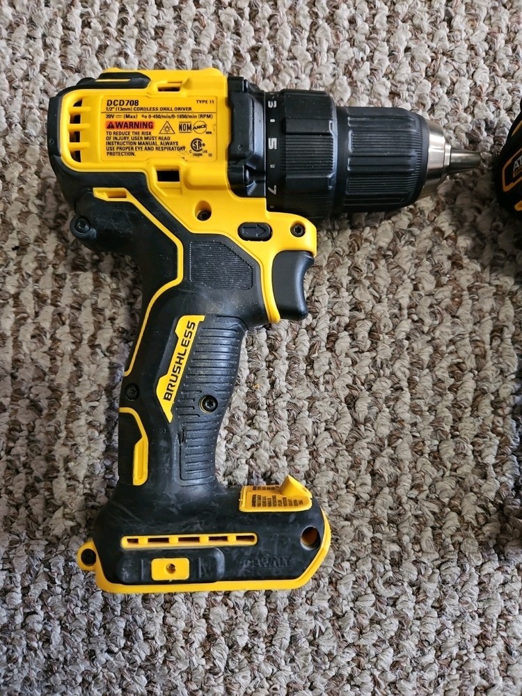 DeWalt DCK225D2 ATOMIC 20V MAX Brushless 2 Tool Combo Kit