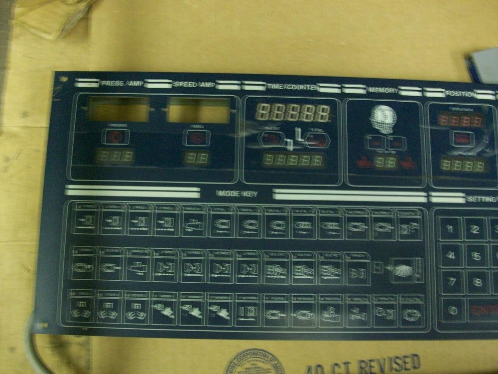 VICTOR 5000 INJECTION MOLDING MACHINE CONTROL PANEL