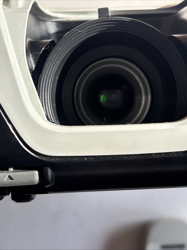 Epson VS200 Model H391A LCD Desktop Projector w/remote