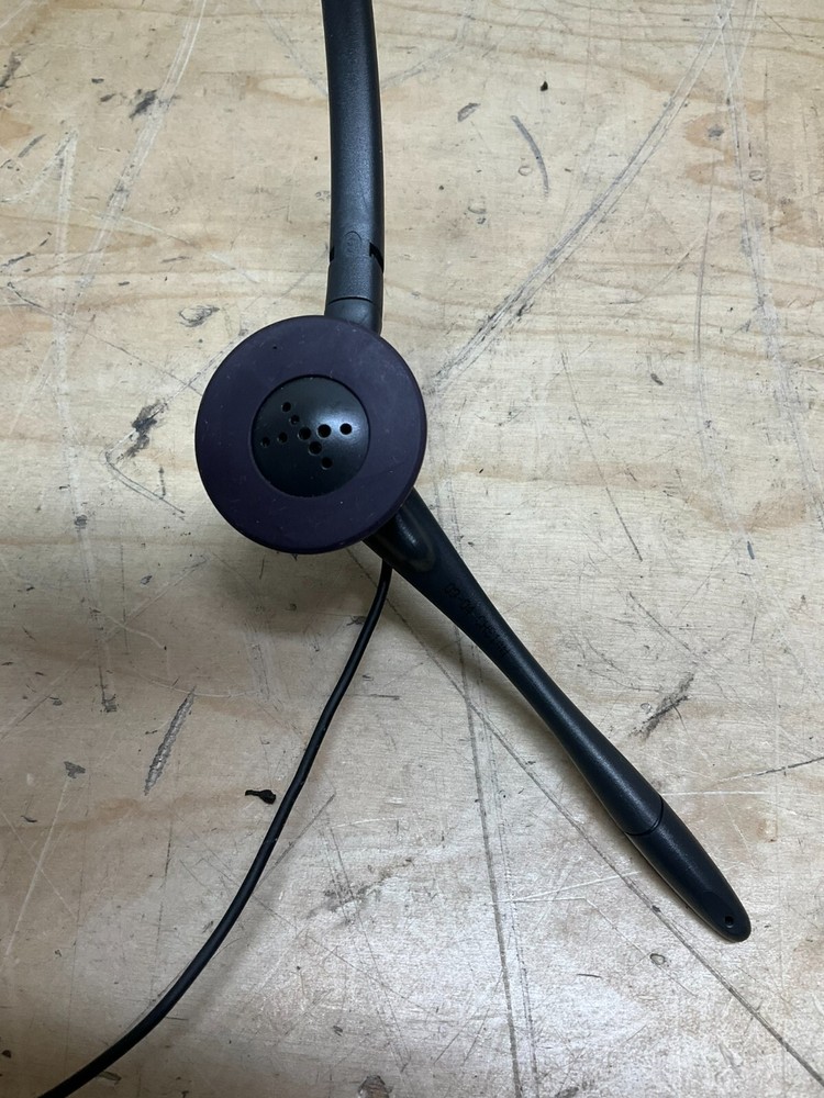 Plantronics CS10 Cordless Headset System Docking station and AC Adapter