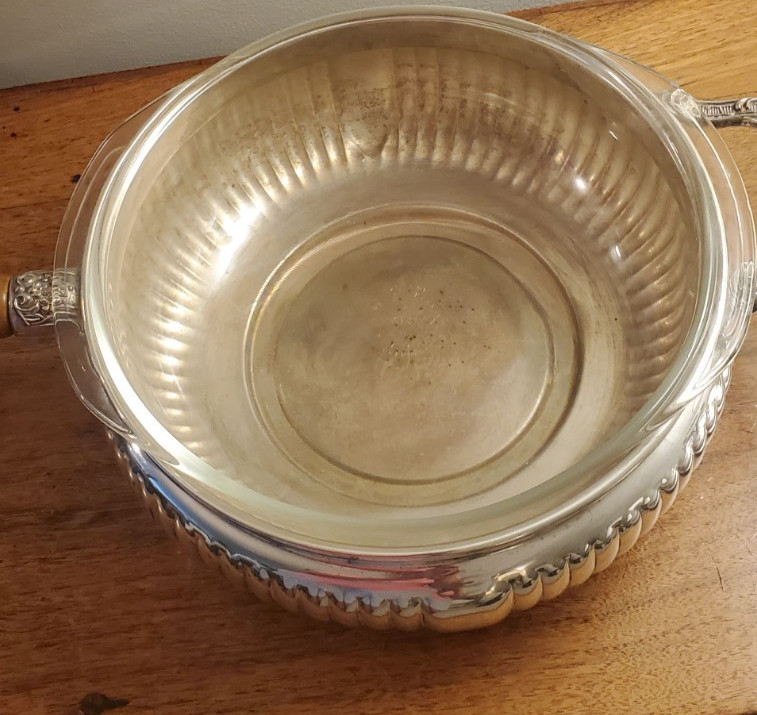Classic Silverplate Fluted Serving Chasing Dish w Wood Handle & Lid Pyrex insert