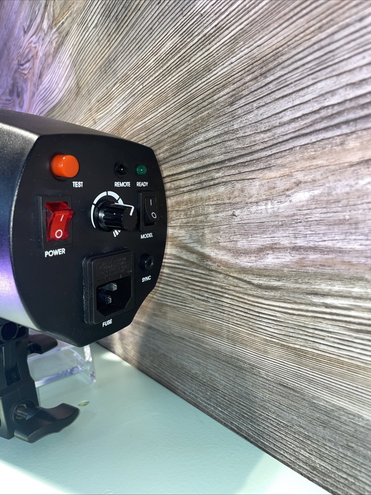 studio spotlight equipped with barn doors Great Find Get It Now Won’t Last!!!!!