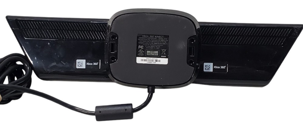 Xbox 360 Kinect Sensor Camera Bundle with Kinect Adventures Complete In Box CIB