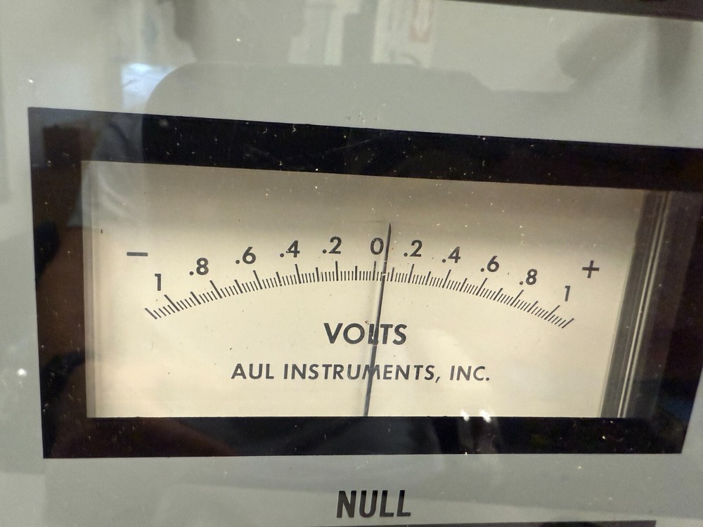 Naval Electronic Systems Command Voltmeter Electronics AN/USM-381