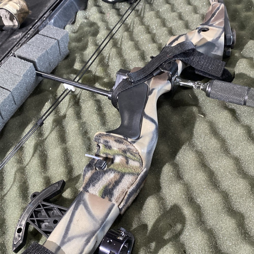 3pc Browning Mirage 3D Bear First Strike w/ Case Compound Bow Archery *NO STRING