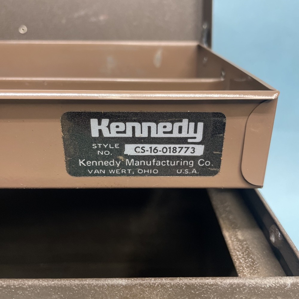 Kennedy Model CS-16 Cantilever Tray Tool Box Tackle