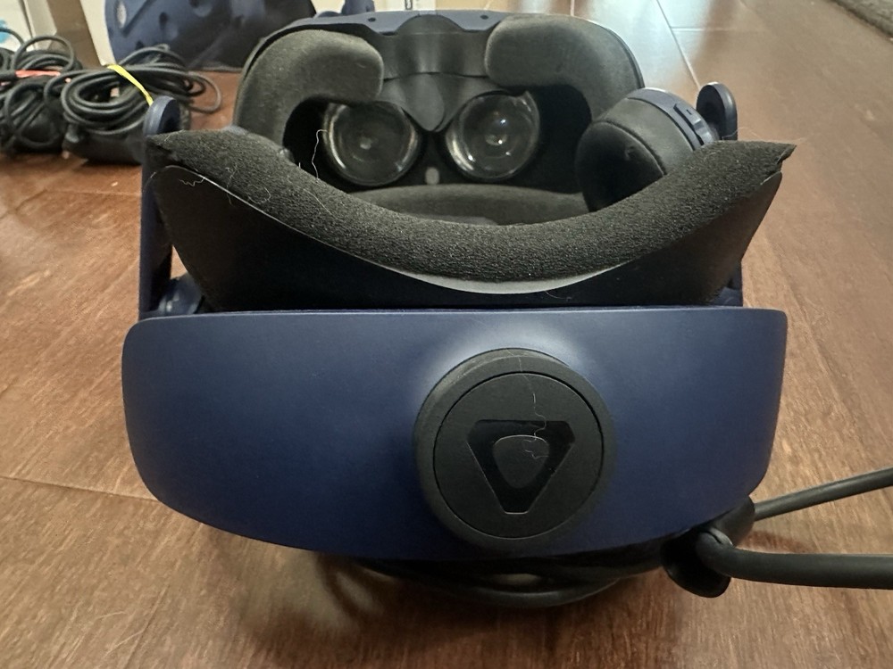 HTC VIVE Pro Headset VR Full Set Complete System Virtual Reality Kit Tested