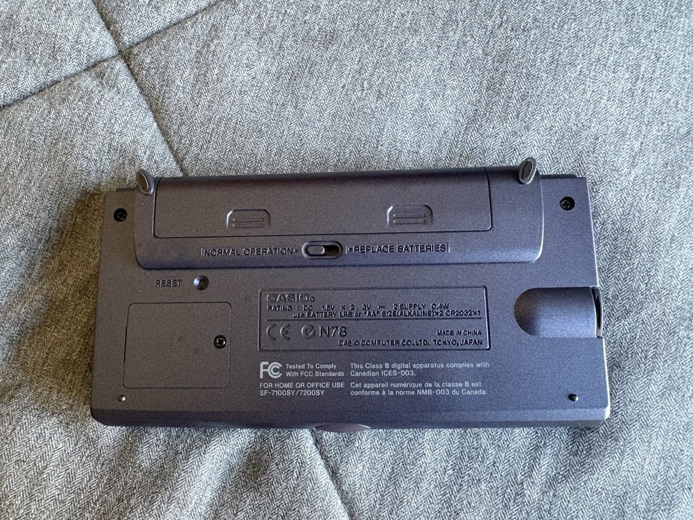 Casio Digital Diary SF-7100SY - 1MB - PC SYNC - W/ Box + Plastic Insert - TESTED