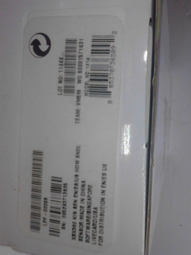 XBOX 360 Kinect sensor w/ box, game & calibration card