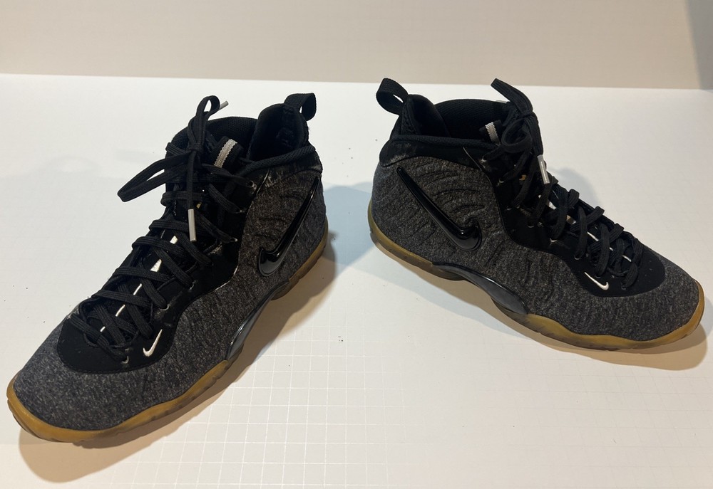 nike air foamposite Black Size 5.5 Youth