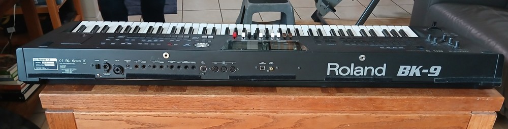 roland bk9 keyboard