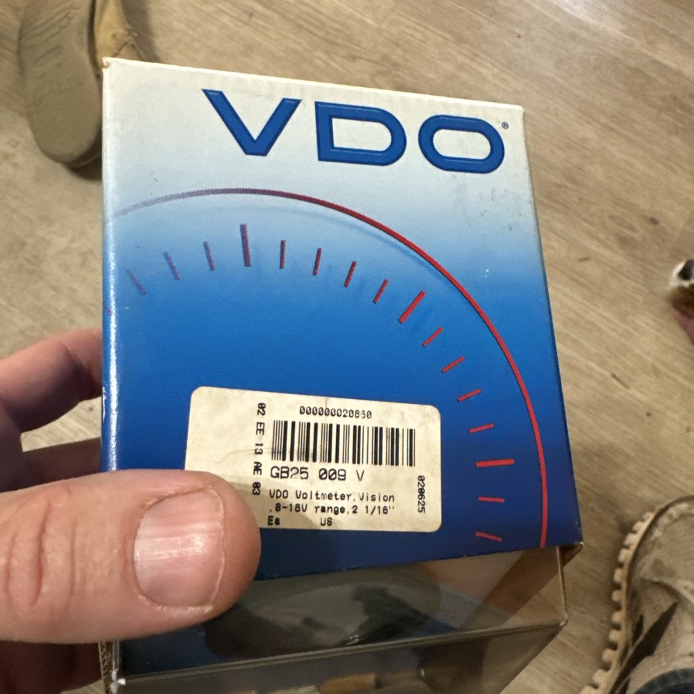 VDO Vision Black 12v Voltmeter #332-103