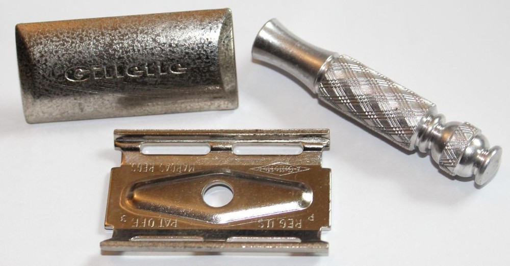 Vintage Gillette 3-Piece Safety Razor ~ Diamond-Pattern Handle