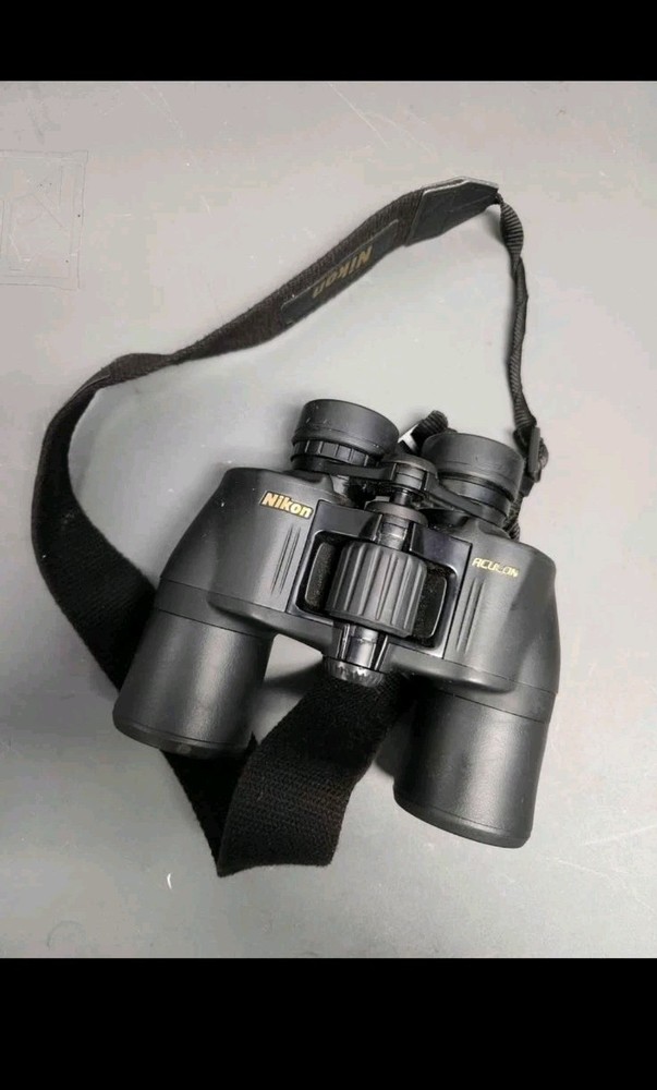 Nikon Aculon A211 8x42 Binoculars