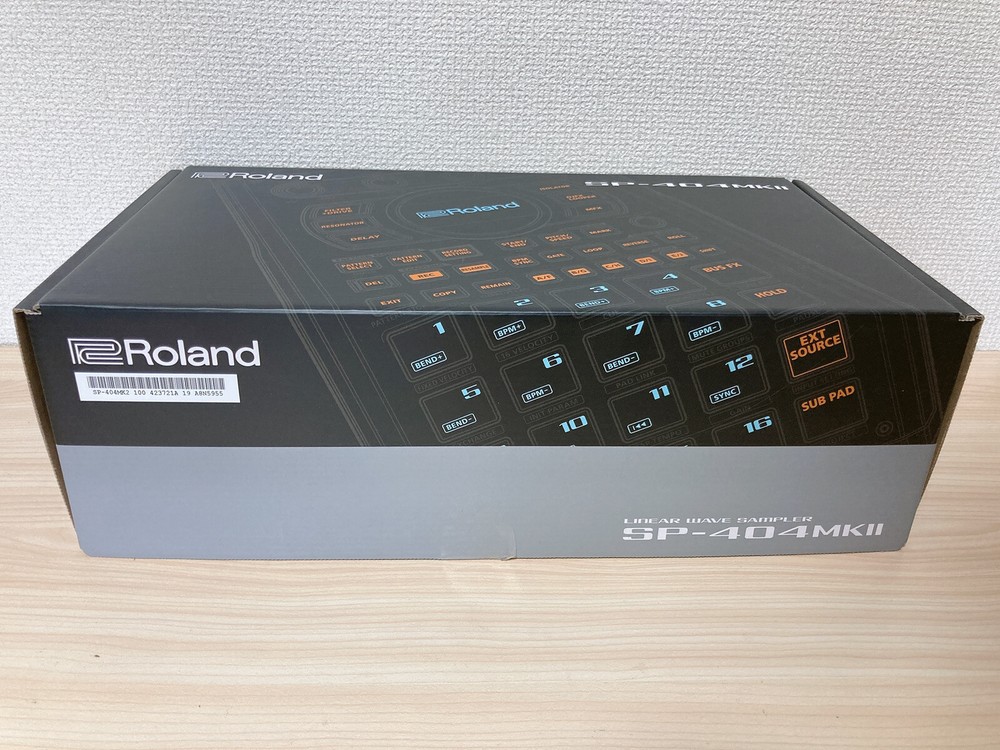 ROLAND Creative Liner Wave Sampler & Effector Beatmaking Machine SP-404MK2