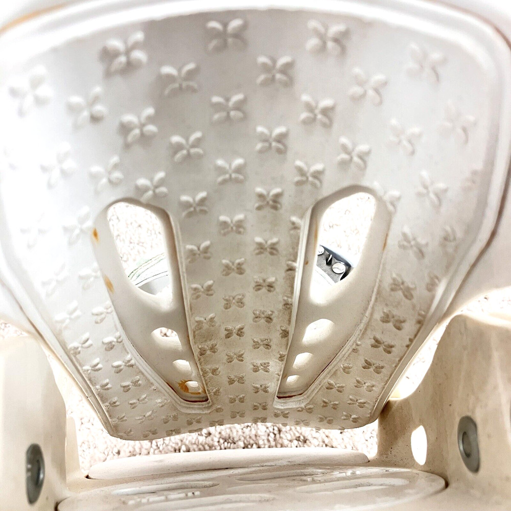 FORUM Snowboard Bindings Size S-M White Discs Hardware Screws Great Condition