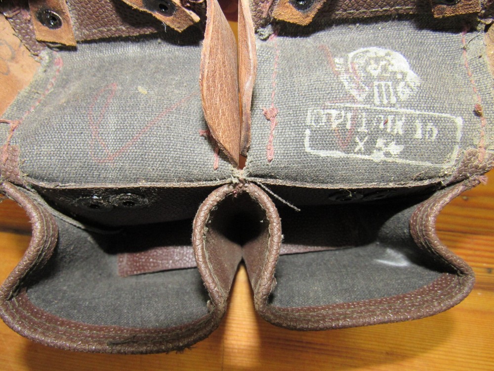 Vintage dual military hunting ammo pack good condition