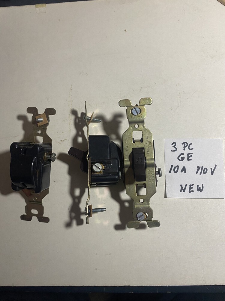 3 Pc GE 10 A.  120 V Toggle Switch. New
