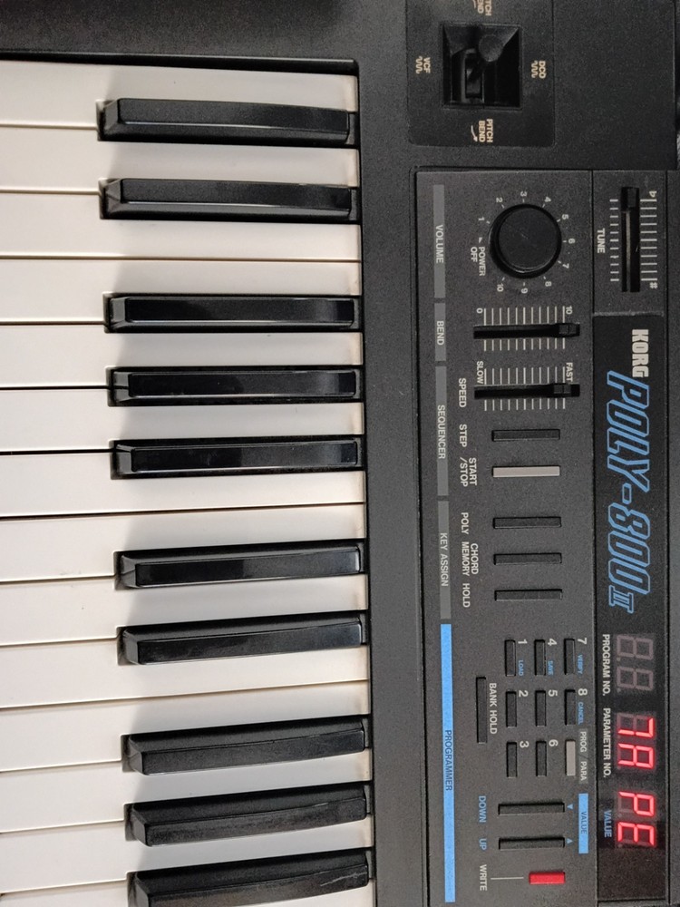Vintage Korg Poly-800 II Synth W/Additive Square Waveform