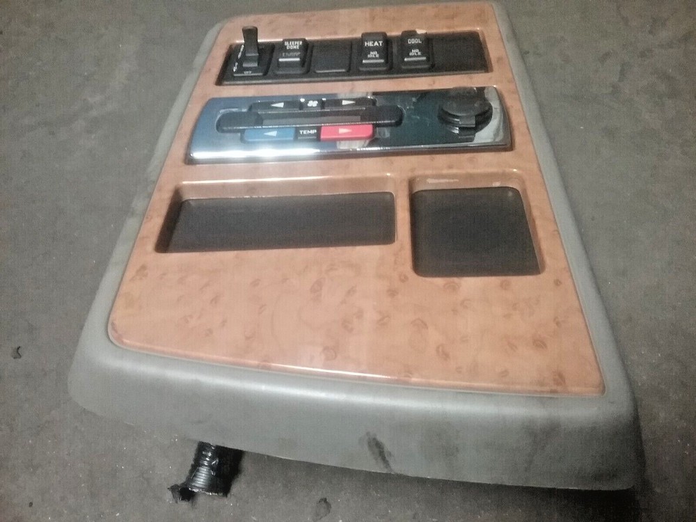 INTERNATIONAL SLEEPER CONTROL PANEL XS197073