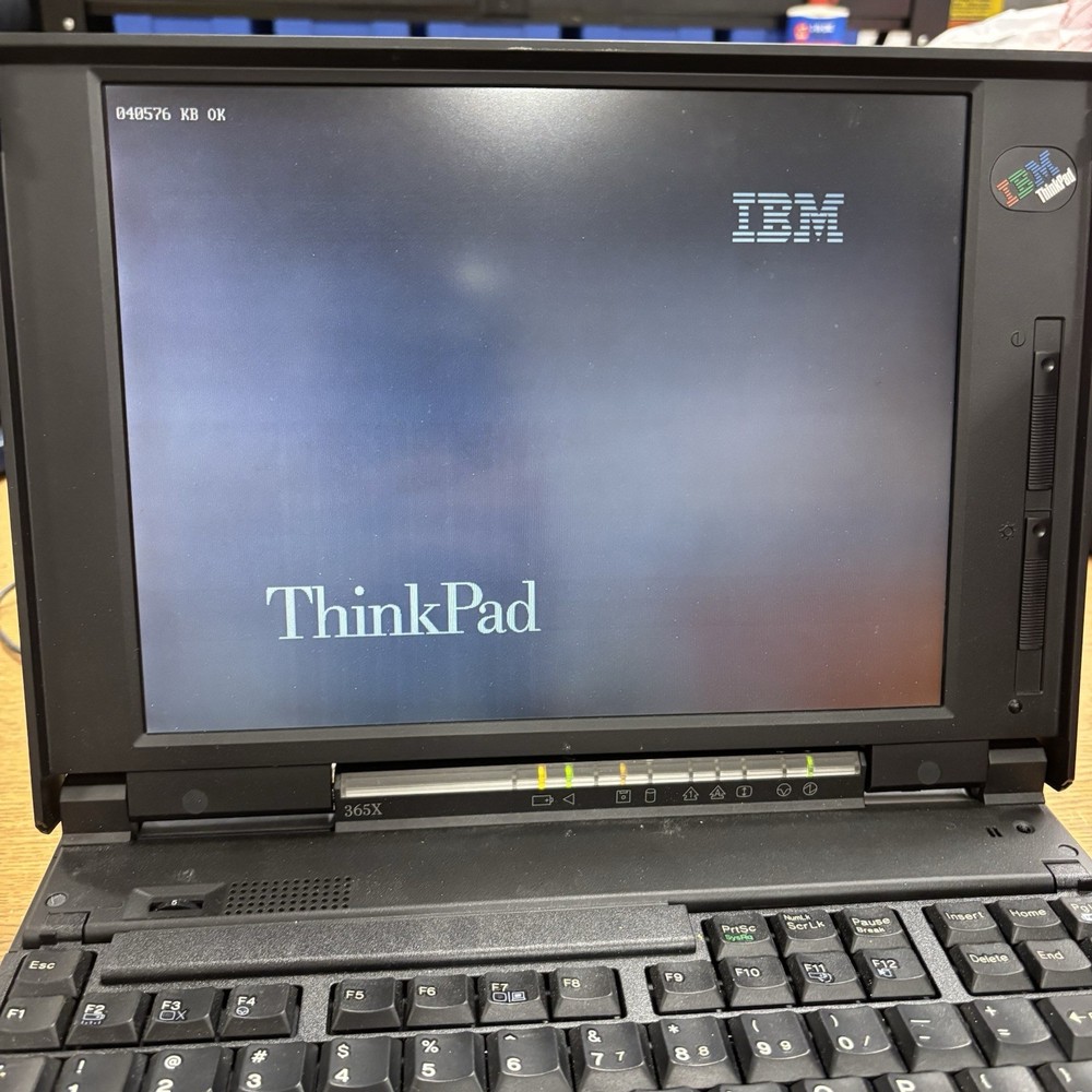 IBM Thinkpad 365X - Vintage Intel Pentium Notebook with Microsoft Windows