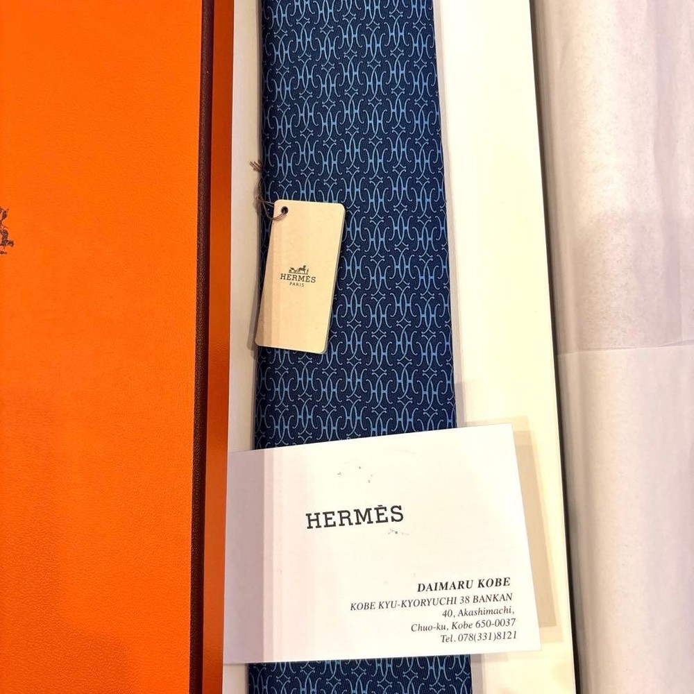 Hermès Tie with Box & Bag Unused Elegant Gift Accessory