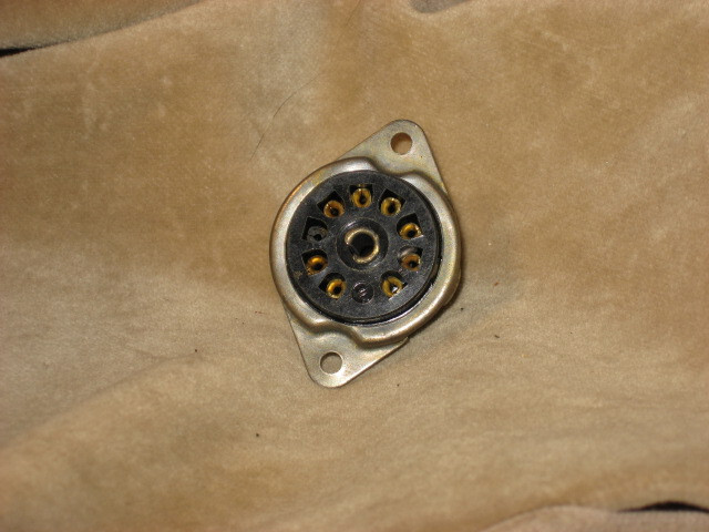 Tube Socket, 9 pin, chassis mount, new