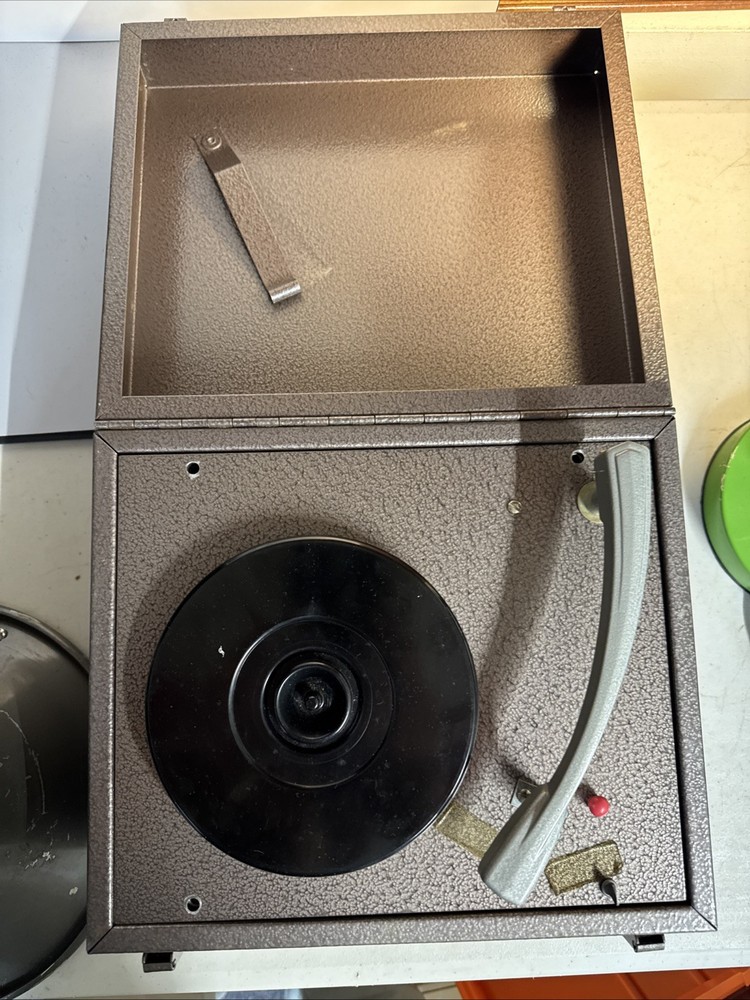 Vintage Electronic Game Caller Lynch Includes 9 Records Works