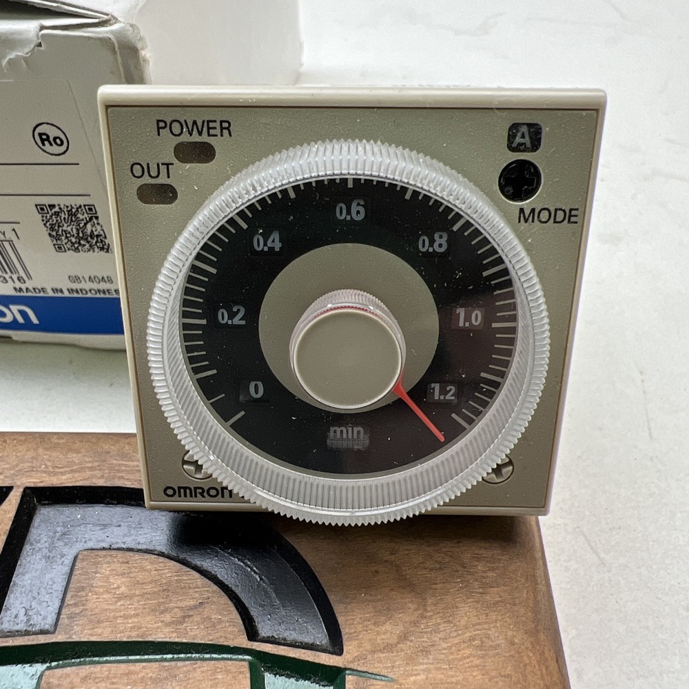 New Omron H3CR-A8 Timer Module H3CRA8